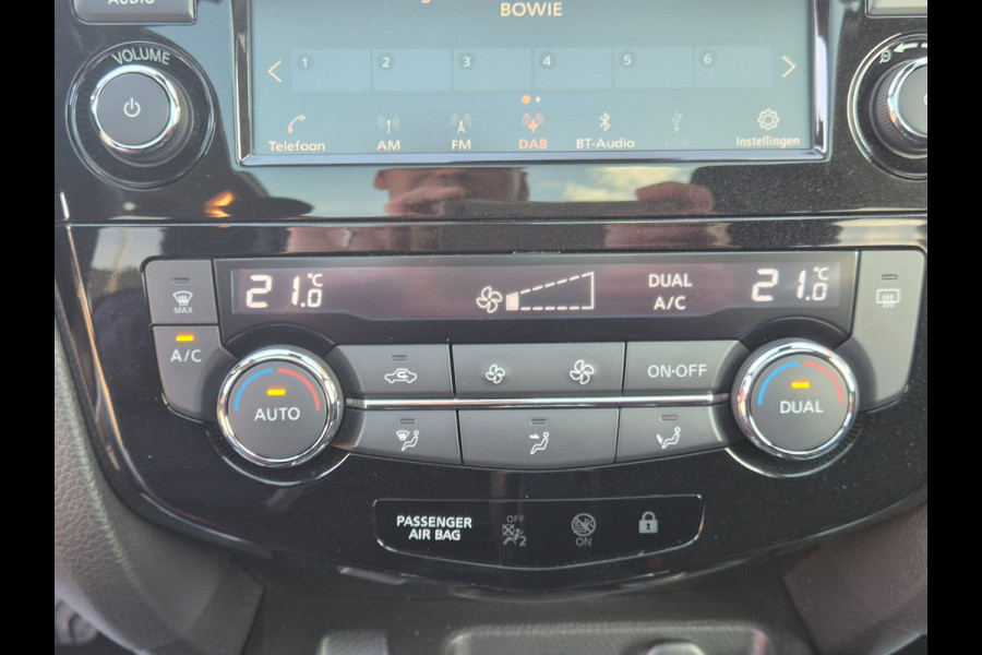 Nissan QASHQAI 1.3 DIG-T N-Connecta DCT-7 Pano, Navi, Camera,