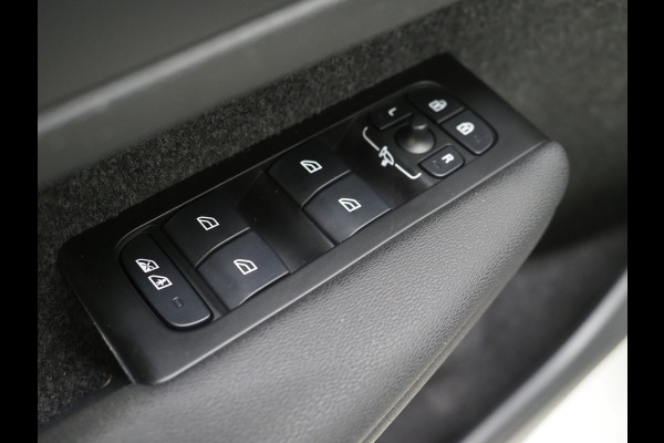 Volvo XC40 1.5 T5 Recharge Inscription | Styling Kit | Panoramadak | Pilot Assist | Harman/Kardon | Leder | Keyless | 360