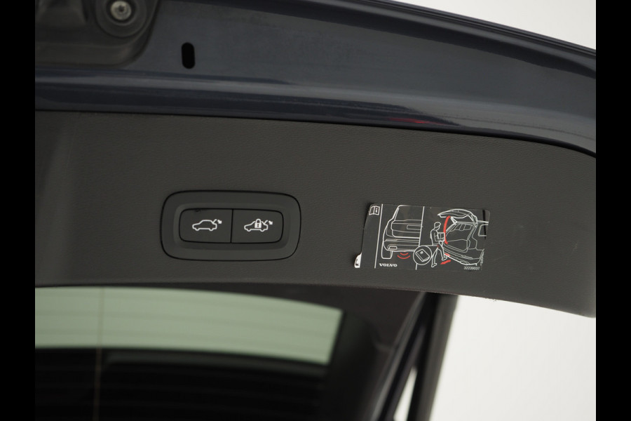 Volvo XC40 1.5 T5 Recharge Inscription | Styling Kit | Panoramadak | Pilot Assist | Harman/Kardon | Leder | Keyless | 360