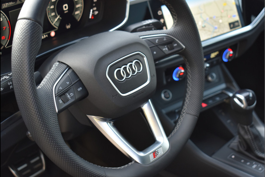 Audi Q3 Sportback 45 TFSI e S-Line 245 Pk Pano Navi Leder Keyless RSQ3 Diffusor 21 Inch