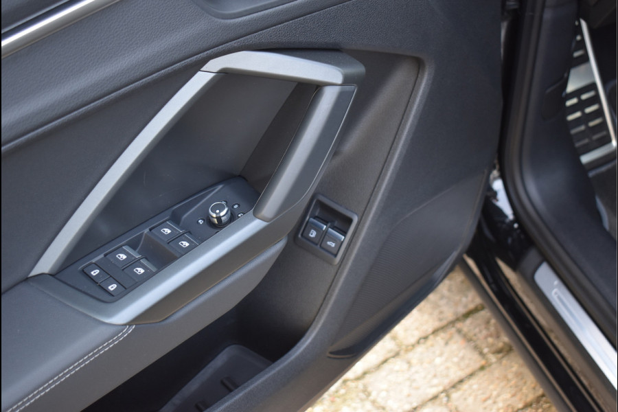 Audi Q3 Sportback 45 TFSI e S-Line 245 Pk Pano Navi Leder Keyless RSQ3 Diffusor 21 Inch