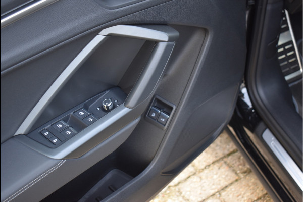 Audi Q3 Sportback 45 TFSI e S-Line 245 Pk Pano Navi Leder Keyless RSQ3 Diffusor 21 Inch