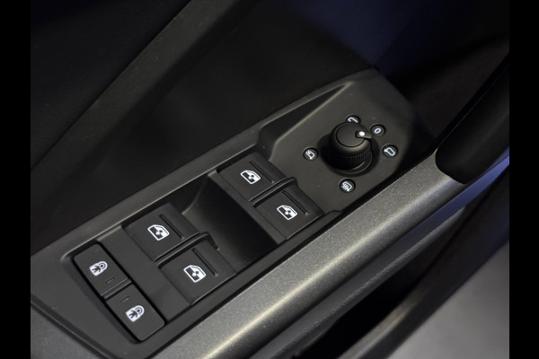 Audi Q3 45 TFSI e 3X S-LINE | LED | TREKHAAK | HYBRIDE