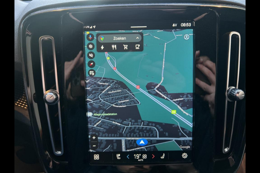 Volvo XC40 Recharge P8 AWD R-Design NL-AUTO | TREKHAAK | GOOGLE NAVI