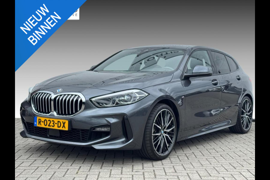 BMW 1-serie 118i High Executive M-PAKKET | NAVI | PDC | STOELVERWARMING | DEALDER ONDERH |
