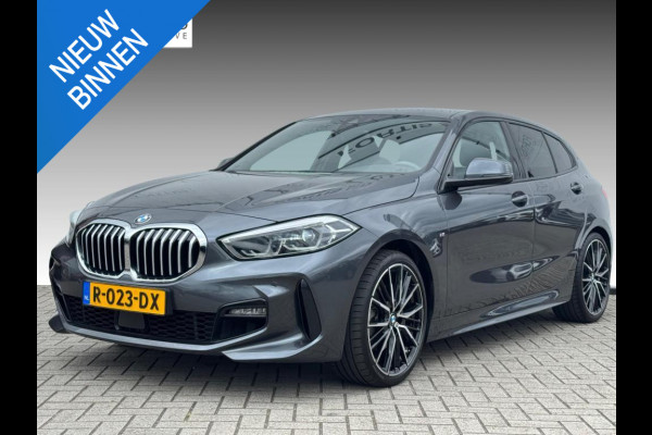 BMW 1-serie 118i High Executive M-PAKKET | NAVI | PDC | STOELVERWARMING | DEALDER ONDERH |