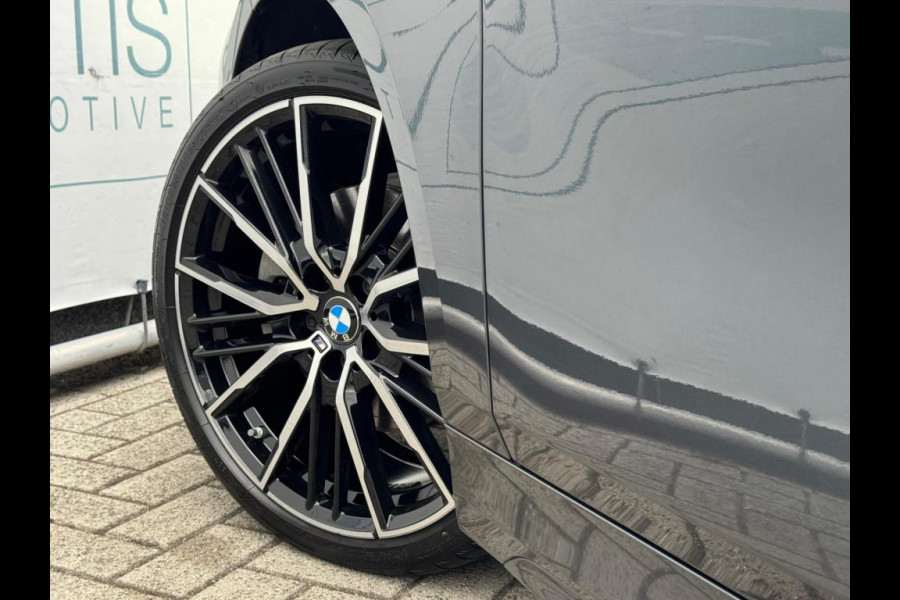 BMW 1-serie 118i High Executive M-PAKKET | NAVI | PDC | STOELVERWARMING | DEALDER ONDERH |