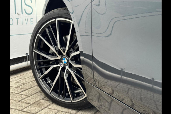BMW 1-serie 118i High Executive M-PAKKET | NAVI | PDC | STOELVERWARMING | DEALDER ONDERH |