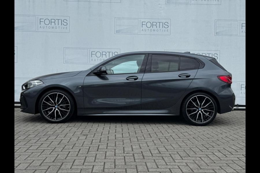 BMW 1-serie 118i High Executive M-PAKKET | NAVI | PDC | STOELVERWARMING | DEALDER ONDERH |