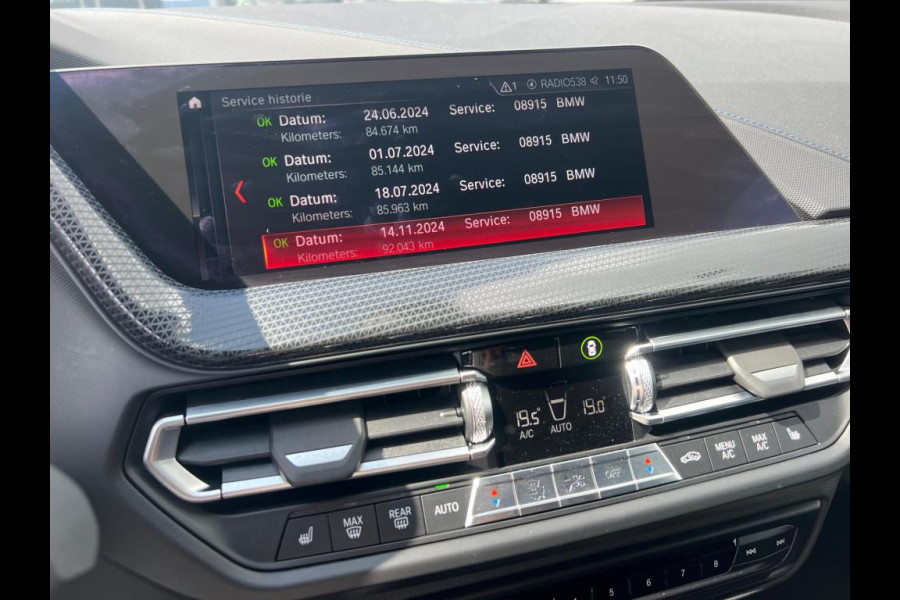 BMW 1-serie 118i High Executive M-PAKKET | NAVI | PDC | STOELVERWARMING | DEALDER ONDERH |