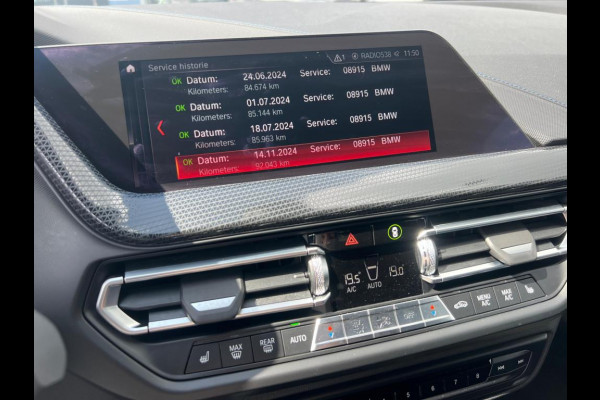 BMW 1-serie 118i High Executive M-PAKKET | NAVI | PDC | STOELVERWARMING | DEALDER ONDERH |