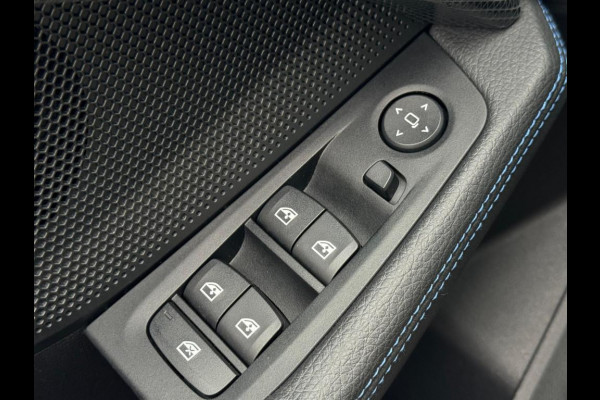 BMW 1-serie 118i High Executive M-PAKKET | NAVI | PDC | STOELVERWARMING | DEALDER ONDERH |