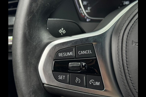 BMW 1-serie 118i High Executive M-PAKKET | NAVI | PDC | STOELVERWARMING | DEALDER ONDERH |