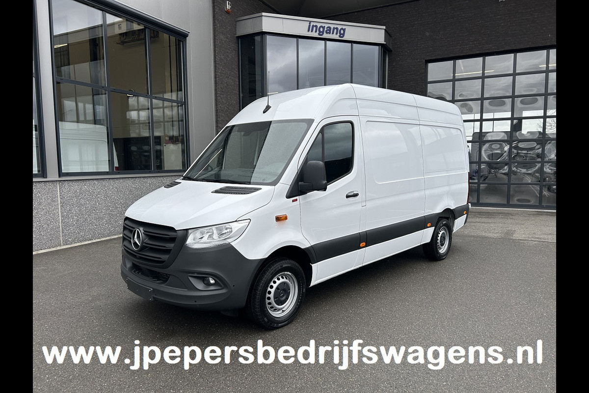 Mercedes-Benz Sprinter 317 CDI L2 H2 Automaat / 360 Camera / MBUX / Navigatie / Cruise control / Airco / 270 Graden achterdeuren