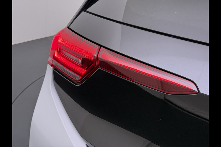 Volkswagen ID.3 First Max 62kWh Pano-Dak Adap.Cruise Camera Elek.Stoelen 20"lm Navi Ergo Active Ecc Keyless Advanced Head-Up Matrix-Led SOH 91% Stuur+Stoelverwarming Led-a-licht dynamisch Apple Carplay/Android Auto Dodehoek detector Dealeronderhouden 1e Eigenaar Origineel Nederlandse Auto