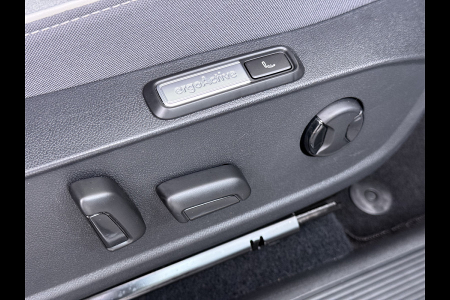 Volkswagen ID.3 First Max 62kWh Pano-Dak Adap.Cruise Camera Elek.Stoelen 20"lm Navi Ergo Active Ecc Keyless Advanced Head-Up Matrix-Led SOH 91% Stuur+Stoelverwarming Led-a-licht dynamisch Apple Carplay/Android Auto Dodehoek detector Dealeronderhouden 1e Eigenaar Origineel Nederlandse Auto