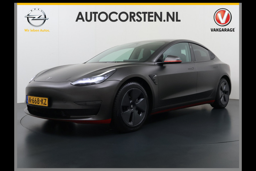 Tesla Model 3 Long Range AWD 75kWh Facelift mat-Antraciete-Wrap Warmtepomp Trekhaak SOH 88% Wrap AutoPilot Leder Panoramadak Adaptive-Cruise C Privacy Glas Navi LED DAB Voorverwarmen interieur Keyless One-Pedal-Drive 4WD 1.000KG Trekgewicht Origineel Nederlandse Auto Fabrieksgarantie op Accu en Motor tot 26-11-2029/192.00km