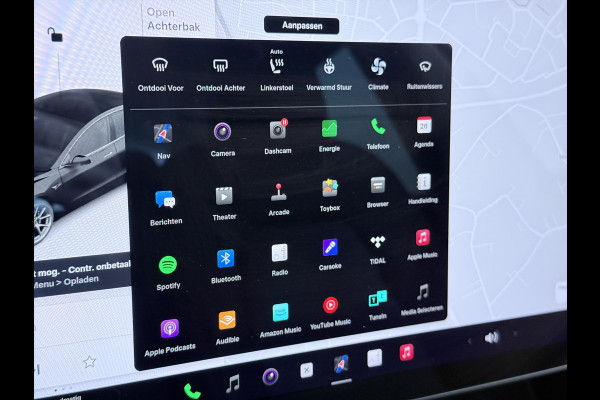 Tesla Model 3 Long Range AWD 75kWh Facelift mat-Antraciete-Wrap Warmtepomp Trekhaak SOH 88% Wrap AutoPilot Leder Panoramadak Adaptive-Cruise C Privacy Glas Navi LED DAB Voorverwarmen interieur Keyless One-Pedal-Drive 4WD 1.000KG Trekgewicht Origineel Nederlandse Auto Fabrieksgarantie op Accu en Motor tot 26-11-2029/192.00km