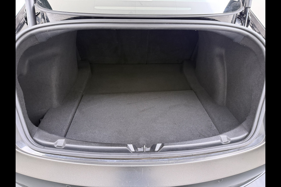 Tesla Model 3 Long Range AWD 75kWh Facelift mat-Antraciete-Wrap Warmtepomp Trekhaak SOH 88% Wrap AutoPilot Leder Panoramadak Adaptive-Cruise C Privacy Glas Navi LED DAB Voorverwarmen interieur Keyless One-Pedal-Drive 4WD 1.000KG Trekgewicht Origineel Nederlandse Auto Fabrieksgarantie op Accu en Motor tot 26-11-2029/192.00km