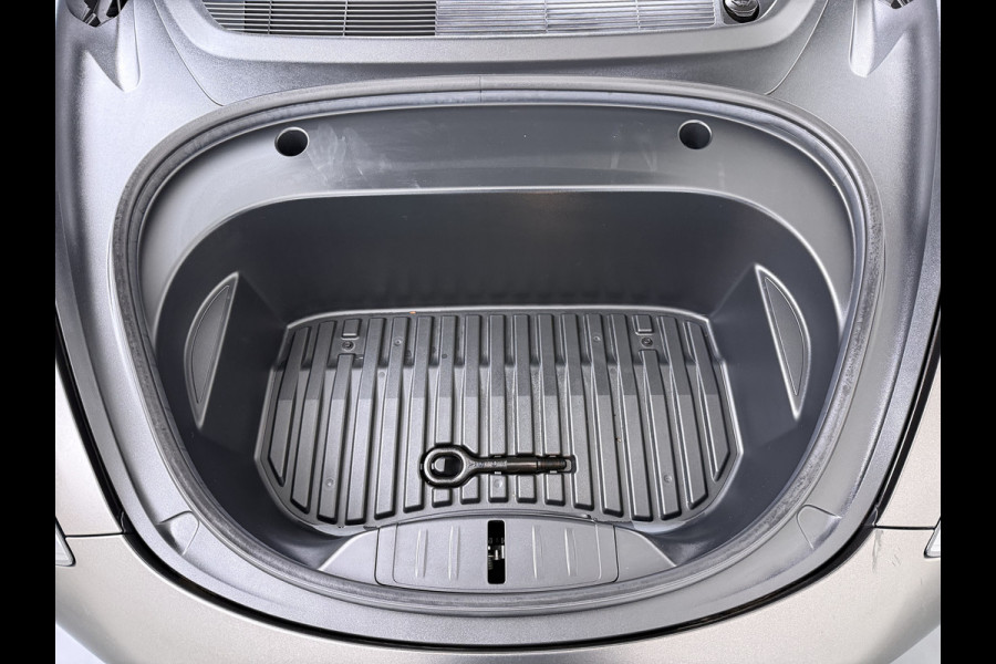 Tesla Model 3 Long Range AWD 75kWh Facelift mat-Antraciete-Wrap Warmtepomp Trekhaak SOH 88% Wrap AutoPilot Leder Panoramadak Adaptive-Cruise C Privacy Glas Navi LED DAB Voorverwarmen interieur Keyless One-Pedal-Drive 4WD 1.000KG Trekgewicht Origineel Nederlandse Auto Fabrieksgarantie op Accu en Motor tot 26-11-2029/192.00km