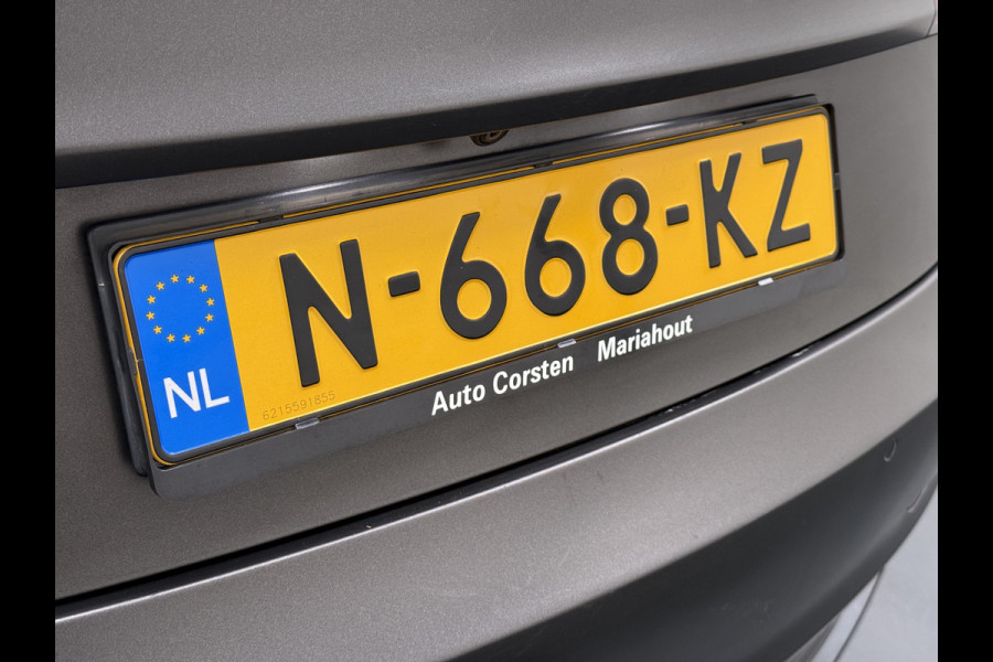 Tesla Model 3 Long Range AWD 75kWh Facelift mat-Antraciete-Wrap Warmtepomp Trekhaak SOH 88% Wrap AutoPilot Leder Panoramadak Adaptive-Cruise C Privacy Glas Navi LED DAB Voorverwarmen interieur Keyless One-Pedal-Drive 4WD 1.000KG Trekgewicht Origineel Nederlandse Auto Fabrieksgarantie op Accu en Motor tot 26-11-2029/192.00km