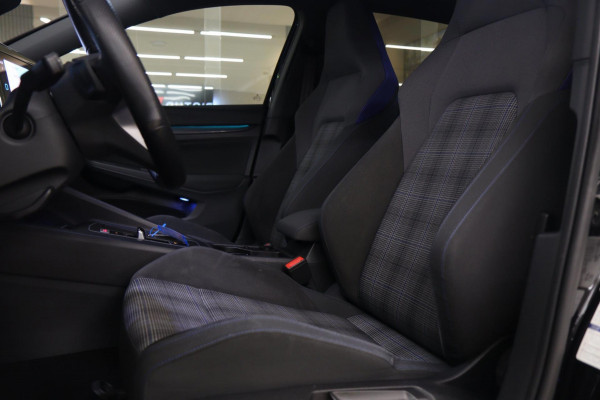 Volkswagen Golf 1.4 eHybrid GTE /PANO/IQLIGHT/CAM/CARPLAY/ACC/LANE ASSIST/VOL