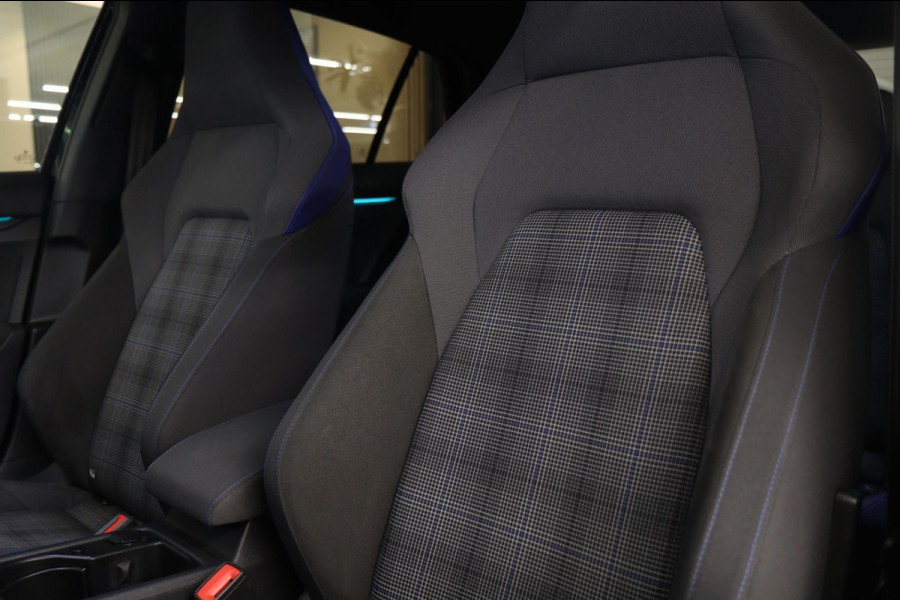 Volkswagen Golf 1.4 eHybrid GTE /PANO/IQLIGHT/CAM/CARPLAY/ACC/LANE ASSIST/VOL