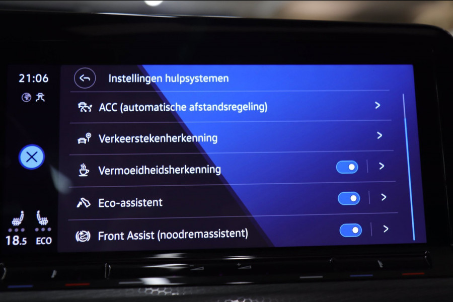 Volkswagen Golf 1.4 eHybrid GTE /PANO/IQLIGHT/CAM/CARPLAY/ACC/LANE ASSIST/VOL