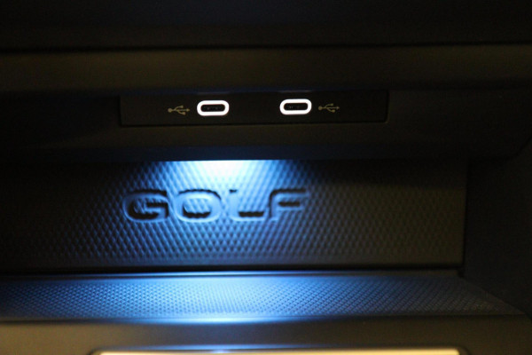 Volkswagen Golf 1.4 eHybrid GTE /PANO/IQLIGHT/CAM/CARPLAY/ACC/LANE ASSIST/VOL