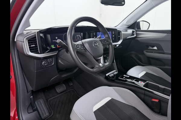Opel Mokka-e 50kWh SOH 92% 3-Fase Laden Warmtepomp 360°Camera Apple Carplay Android Auto Pdc Navi Ecc Elegance SOH 92% DAB Led Lmv 17" Regen-Lichtsensor Isofix Privacy Glas Keyless Origineel Nederlandse Auto