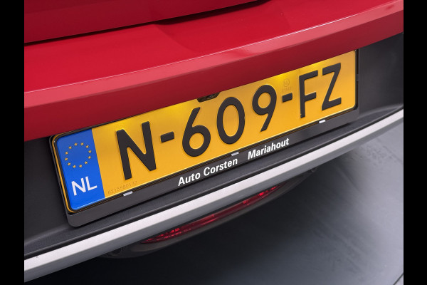 Opel Mokka-e 50kWh SOH 92% 3-Fase Laden Warmtepomp 360°Camera Apple Carplay Android Auto Pdc Navi Ecc Elegance SOH 92% DAB Led Lmv 17" Regen-Lichtsensor Isofix Privacy Glas Keyless Origineel Nederlandse Auto