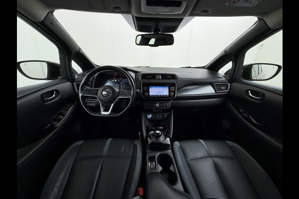 Nissan Leaf Tekna 40kWh Leer Bose®-Hifi Apple Carplay Android Auto Adap.Cruise 360°Camera Navi Ecc Stoel+Stuurverwarming Keyless DAB Dodehoek detector Rijstrooksensor Uitparkeer waarschuwing Verkeersbord detectie Bluetooth Privacy Glas Lmv 17" SOH 87.93% Origineel Nederlandse Auto