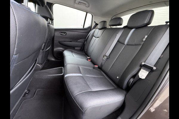 Nissan Leaf Tekna 40kWh Leer Bose®-Hifi Apple Carplay Android Auto Adap.Cruise 360°Camera Navi Ecc Stoel+Stuurverwarming Keyless DAB Dodehoek detector Rijstrooksensor Uitparkeer waarschuwing Verkeersbord detectie Bluetooth Privacy Glas Lmv 17" SOH 87.93% Origineel Nederlandse Auto