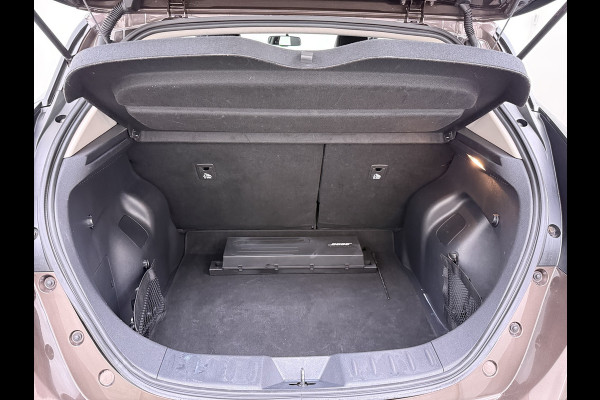 Nissan Leaf Tekna 40kWh Leer Bose®-Hifi Apple Carplay Android Auto Adap.Cruise 360°Camera Navi Ecc Stoel+Stuurverwarming Keyless DAB Dodehoek detector Rijstrooksensor Uitparkeer waarschuwing Verkeersbord detectie Bluetooth Privacy Glas Lmv 17" SOH 87.93% Origineel Nederlandse Auto