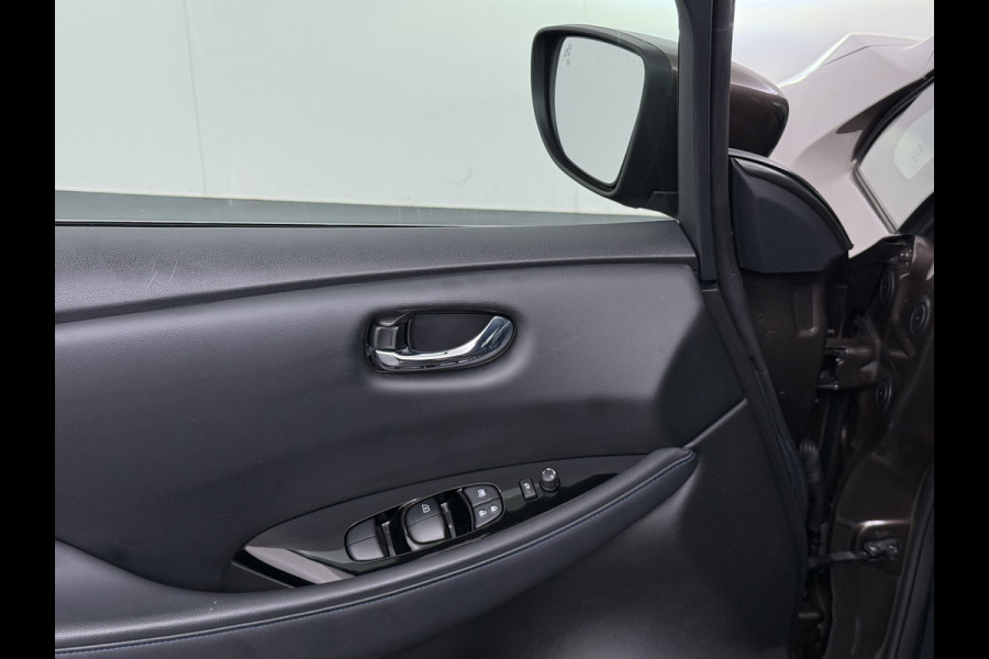 Nissan Leaf Tekna 40kWh Leer Bose®-Hifi Apple Carplay Android Auto Adap.Cruise 360°Camera Navi Ecc Stoel+Stuurverwarming Keyless DAB Dodehoek detector Rijstrooksensor Uitparkeer waarschuwing Verkeersbord detectie Bluetooth Privacy Glas Lmv 17" SOH 87.93% Origineel Nederlandse Auto
