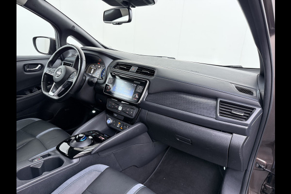 Nissan Leaf Tekna 40kWh Leer Bose®-Hifi Apple Carplay Android Auto Adap.Cruise 360°Camera Navi Ecc Stoel+Stuurverwarming Keyless DAB Dodehoek detector Rijstrooksensor Uitparkeer waarschuwing Verkeersbord detectie Bluetooth Privacy Glas Lmv 17" SOH 87.93% Origineel Nederlandse Auto