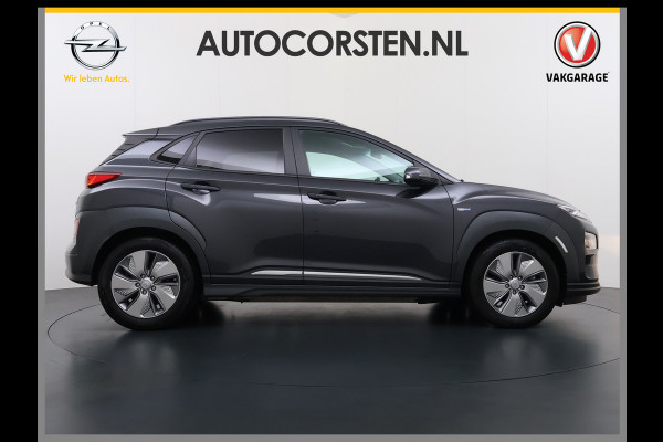 Hyundai Kona EV 64kWh SOH 100% Trekhaak Warmtepomp Navi Camera Ecc Adap.Cruise Head-Up Display Apple Carplay/Android Auto Pdc Fashion Keyless Lane Assist Dodehoek Detector FCA Privacy Glas Regensensor Bluetooth 1e Eigenaar Origineel Nederlandse Auto