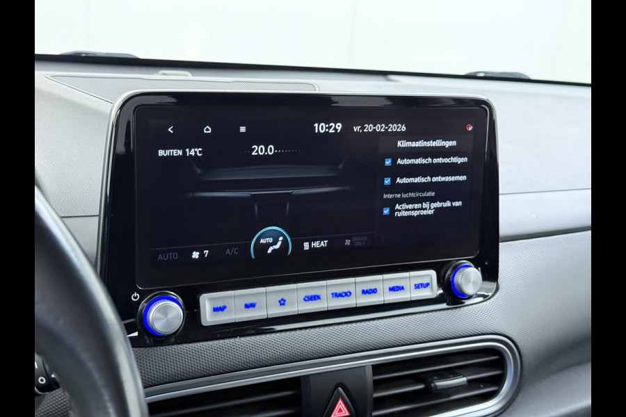 Hyundai Kona EV 64kWh SOH 100% Trekhaak Warmtepomp Navi Camera Ecc Adap.Cruise Head-Up Display Apple Carplay/Android Auto Pdc Fashion Keyless Lane Assist Dodehoek Detector FCA Privacy Glas Regensensor Bluetooth 1e Eigenaar Origineel Nederlandse Auto