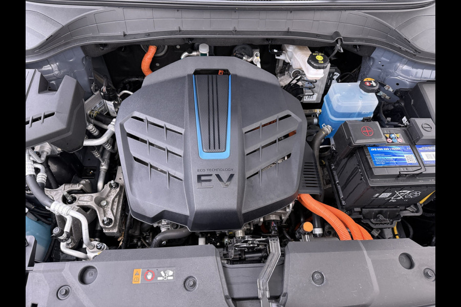 Hyundai Kona EV 64kWh SOH 100% Trekhaak Warmtepomp Navi Camera Ecc Adap.Cruise Head-Up Display Apple Carplay/Android Auto Pdc Fashion Keyless Lane Assist Dodehoek Detector FCA Privacy Glas Regensensor Bluetooth 1e Eigenaar Origineel Nederlandse Auto