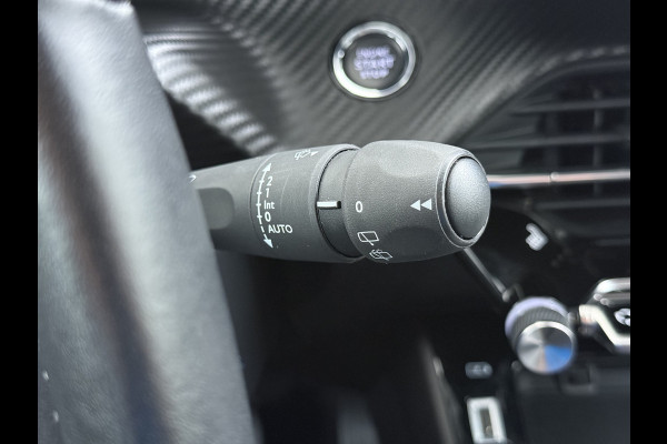 Peugeot e-2008 EV Allure Première 50kWh SOH 89% Navi* 360°Camera Ecc Apple Carplay Android Auto Cruise Control Stoelverwarming Pdc DAB+ Privacy Glas Lmv Led Keyless Complete EV