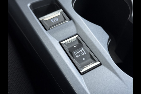 Peugeot e-2008 EV Allure Première 50kWh SOH 89% Navi* 360°Camera Ecc Apple Carplay Android Auto Cruise Control Stoelverwarming Pdc DAB+ Privacy Glas Lmv Led Keyless Complete EV