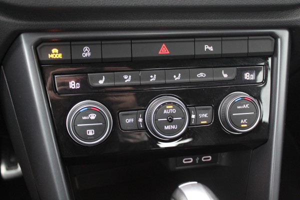 Volkswagen T-Roc Cabrio 1.5 TSI R-Line 47.055 km! / Navigatie / Parkeerhulp V+A / 19'' / Keyless / ACC / DAB / Stoelverwarming