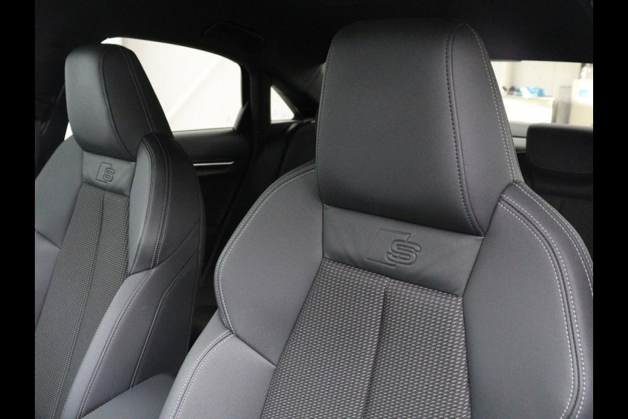 Audi A3 30 TFSI S edition | Sportstoelen | Carplay | Virtual Cockpit | Half leder | Climate control | Full LED | Cruise control | Parkeerhulp | Audi Sound | Getint glas