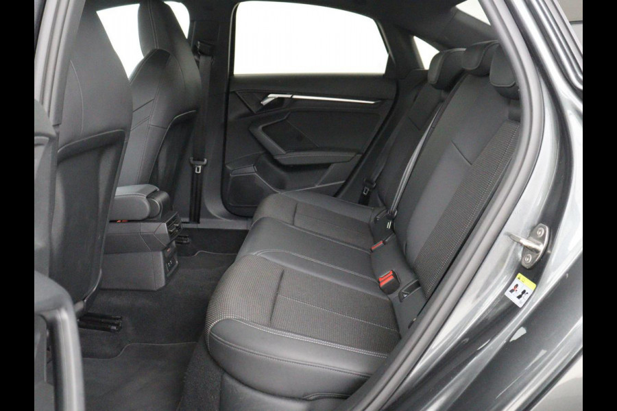 Audi A3 30 TFSI S edition | Sportstoelen | Carplay | Virtual Cockpit | Half leder | Climate control | Full LED | Cruise control | Parkeerhulp | Audi Sound | Getint glas