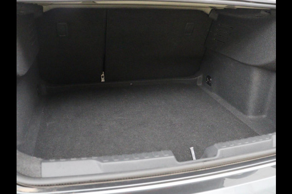 Audi A3 30 TFSI S edition | Sportstoelen | Carplay | Virtual Cockpit | Half leder | Climate control | Full LED | Cruise control | Parkeerhulp | Audi Sound | Getint glas