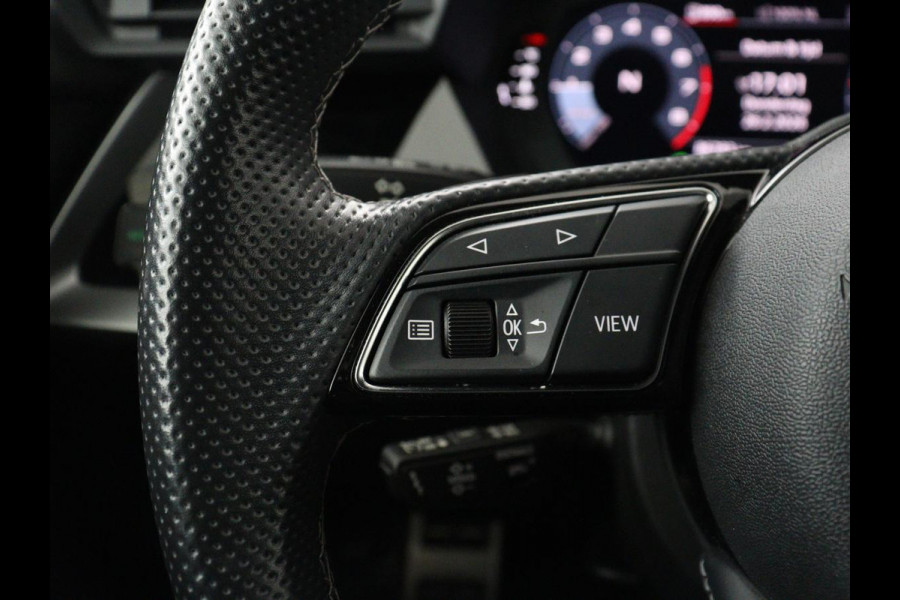 Audi A3 30 TFSI S edition | Sportstoelen | Carplay | Virtual Cockpit | Half leder | Climate control | Full LED | Cruise control | Parkeerhulp | Audi Sound | Getint glas