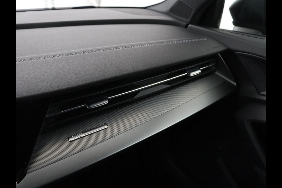 Audi A3 30 TFSI S edition | Sportstoelen | Carplay | Virtual Cockpit | Half leder | Climate control | Full LED | Cruise control | Parkeerhulp | Audi Sound | Getint glas