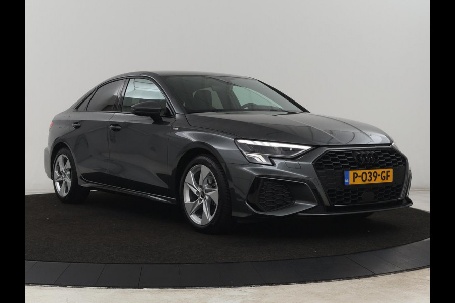 Audi A3 30 TFSI S edition | Sportstoelen | Carplay | Virtual Cockpit | Half leder | Climate control | Full LED | Cruise control | Parkeerhulp | Audi Sound | Getint glas