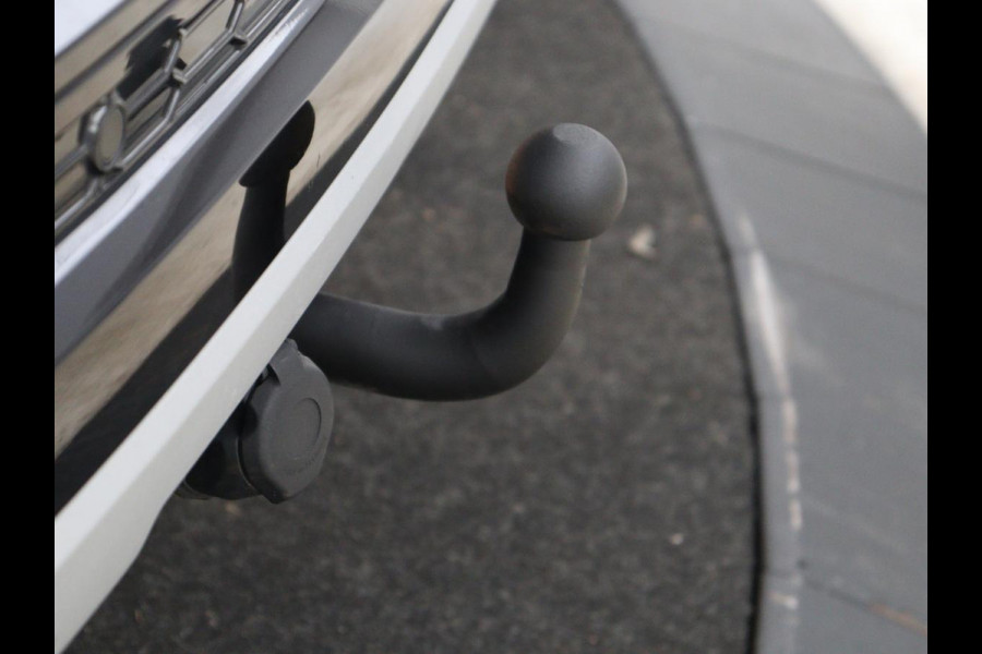 Seat Ateca 1.5 TSI FR Intens | Panoramadak | Trekhaak | Stoelverwarming | 360 Camera | Adaptive cruise | Alcantara | Beats Audio | Virtual Cockpit | Carplay | Full LED | Keyless | Navigatie