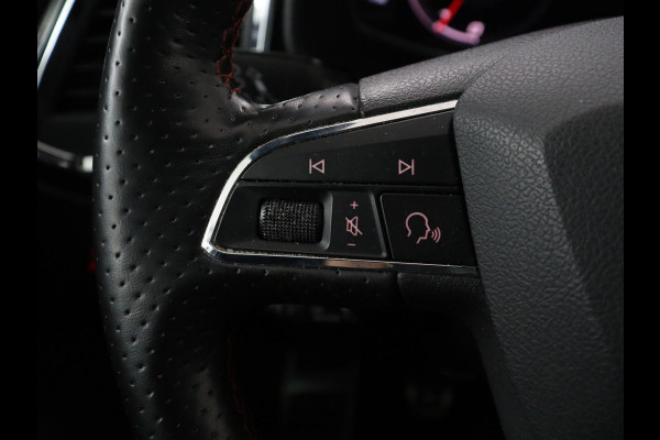 Seat Ateca 1.5 TSI FR Intens | Panoramadak | Trekhaak | Stoelverwarming | 360 Camera | Adaptive cruise | Alcantara | Beats Audio | Virtual Cockpit | Carplay | Full LED | Keyless | Navigatie